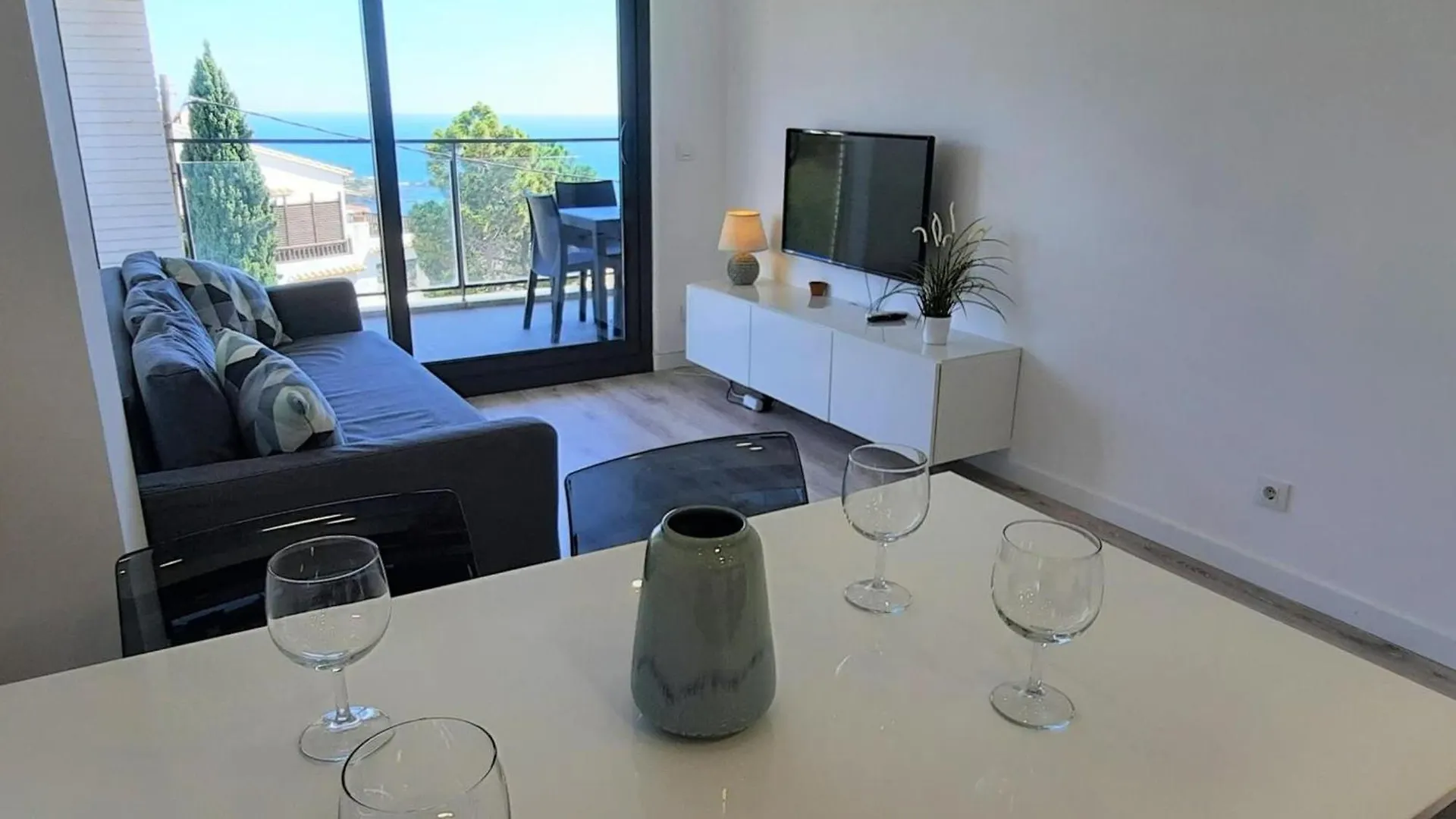 Magnifico Apartamento En Llanca Con Terraza, Se Aceptan Mascotas Y Aparcamiento - Es-170-5 0*,  西班牙