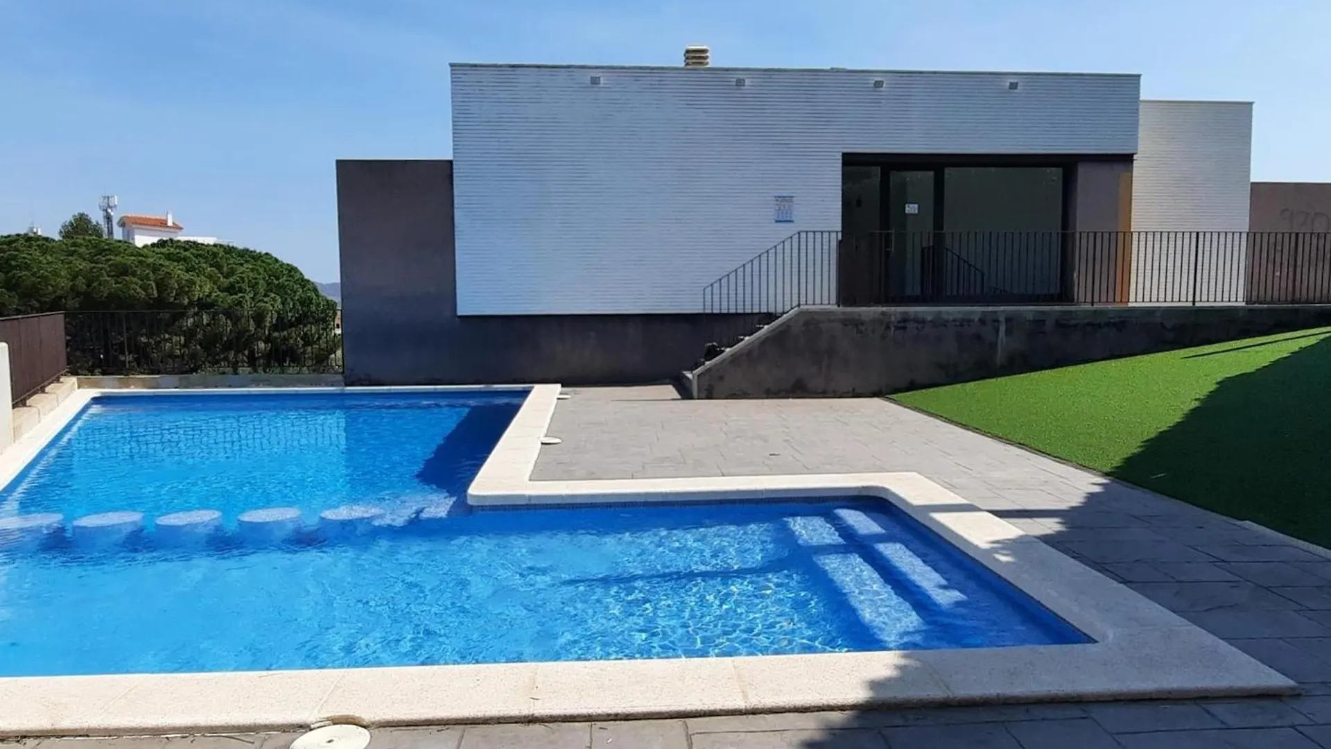 公寓 Magnifico Apartamento En Llanca Con Terraza, Se Aceptan Mascotas Y Aparcamiento - Es-170-5